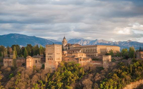 Granada: Alhambra Palast Skip-The-Line Ticket & Audio Tour