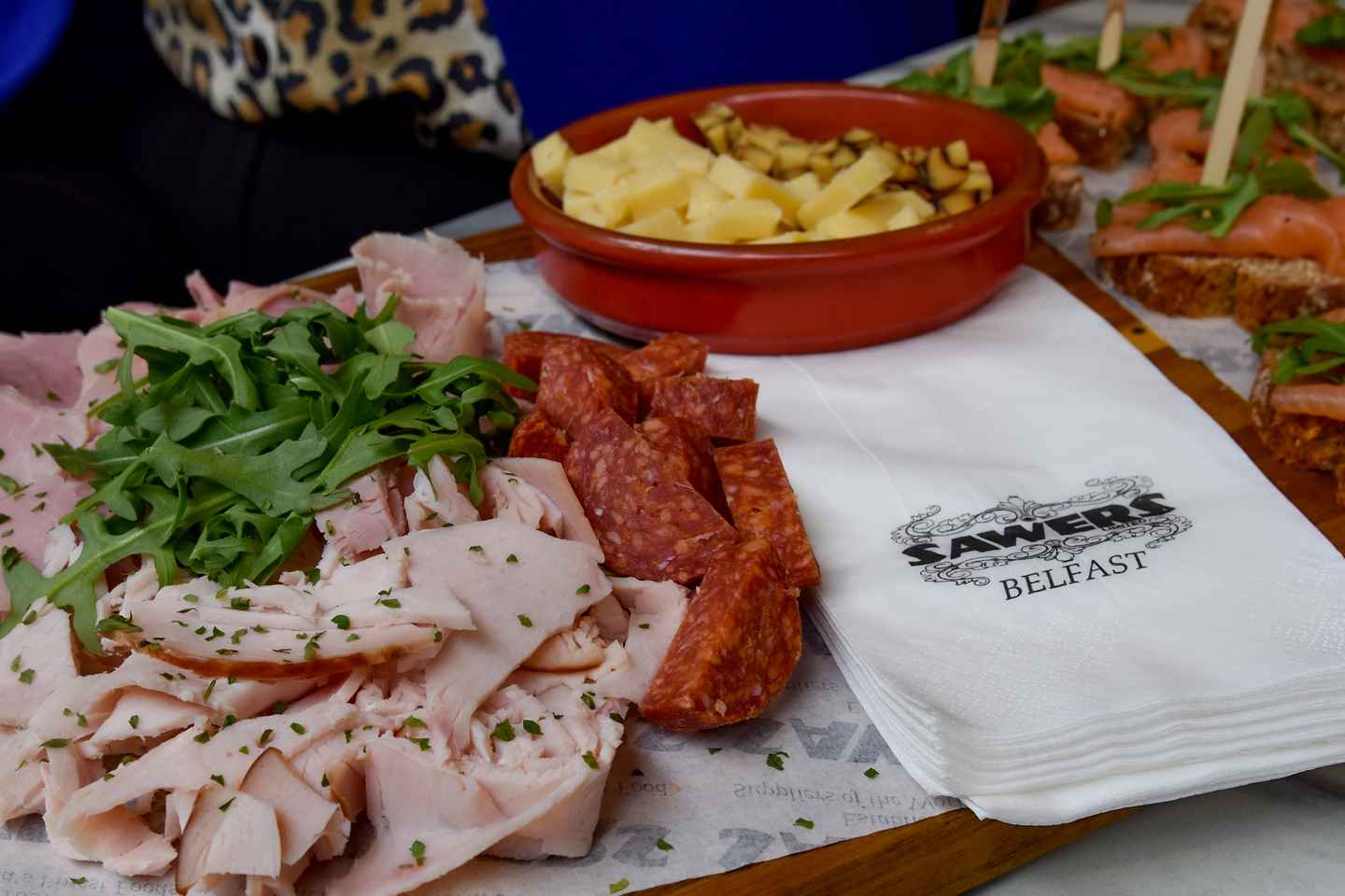 Belfast: Food Tour with 10+ Tastings of Bread, Beer, Seafood