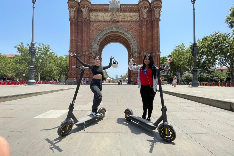 Barcelona: 2-godzinna wycieczka e-skuterem