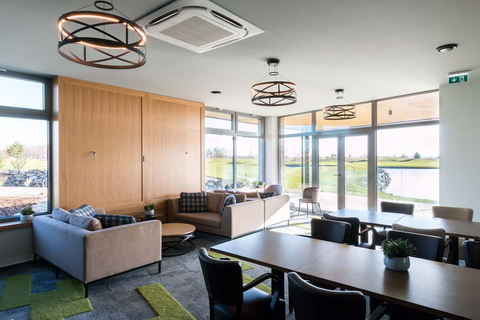 من براتيسلافا: العب الجولف في سلوفاكيا - شامل كليًا