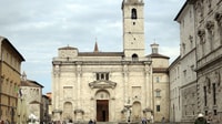 Ascoli Piceno, Marche du soir avec dégustation d'Anisette - Hizvo