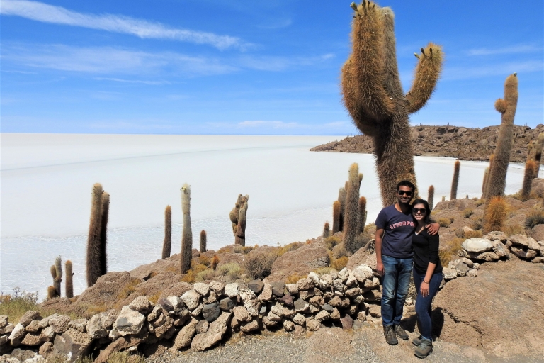 Von La Paz aus: Uyuni Salt Flat Tour & Übernachtung im Bus mit Rundfahrt