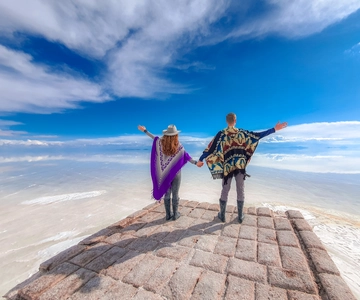 Desde La Paz: Excursión al Salar de Uyuni y Noche en Autobús de Ida y Vuelta