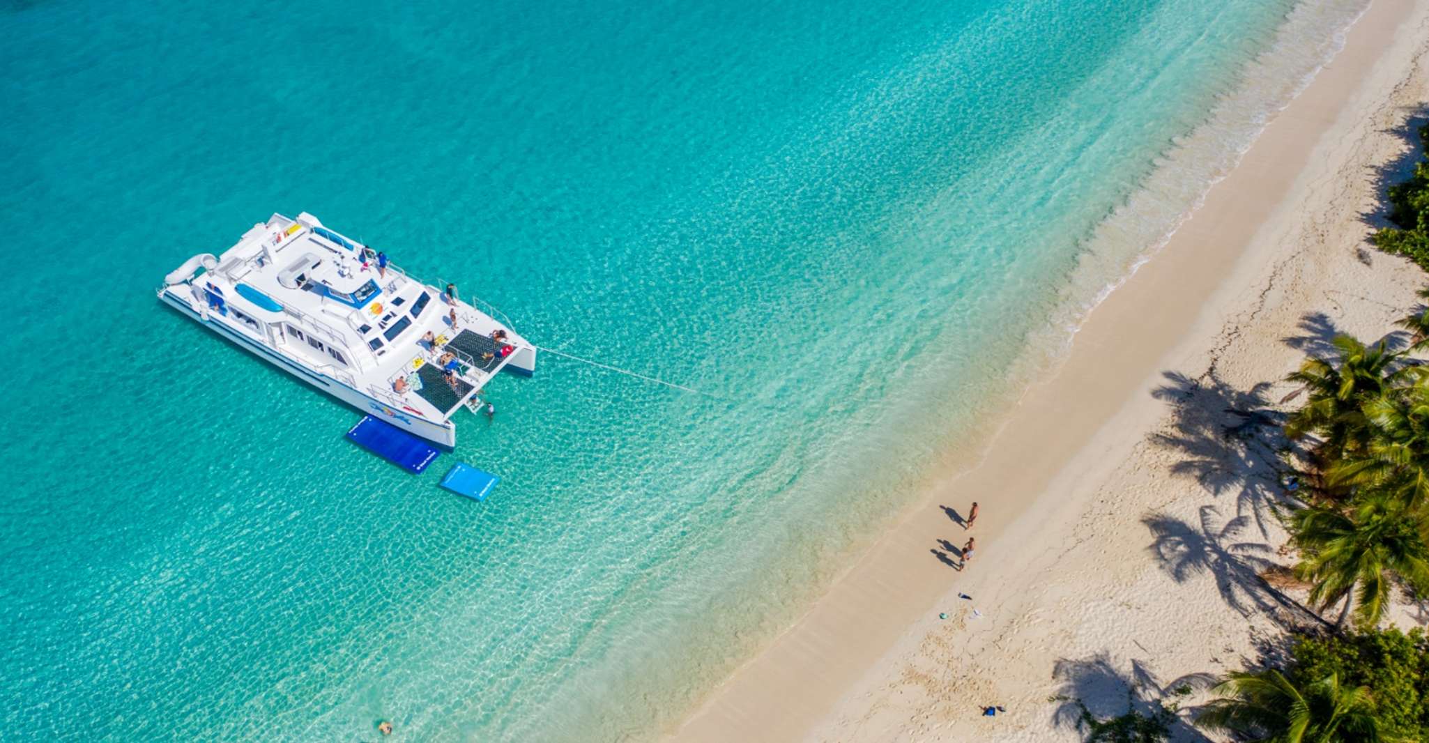 Desde Fajardo, Catamarán Excursión Playa con Almuerzo - Hizvo