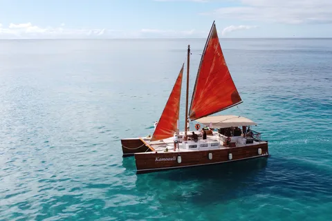 Oahu: Traditional Canoe Sunset Cruise with Dinner