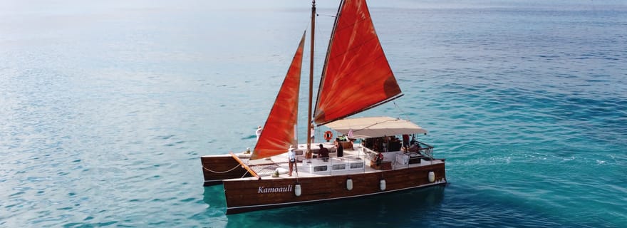 Oahu : Croisière traditionnelle en canoë au coucher du soleil avec dîner
