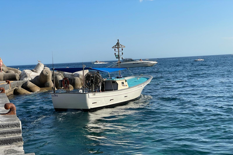 From Amalfi: Amalfi - Positano - Coast boat tour Da Amalfi: tour in barca Amalfi - Positano - Coast