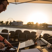 Düsseldorf: 2-Hour Evening Rhine River Cruise with Live DJ