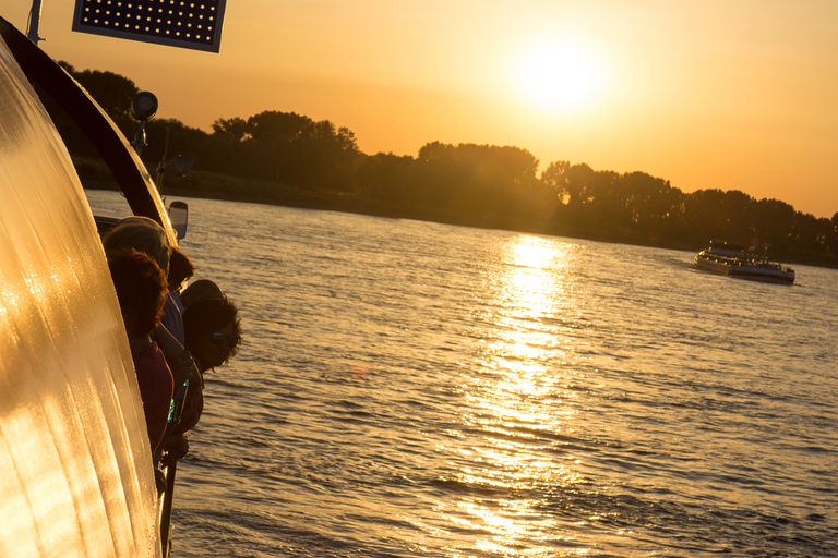 Düsseldorf : croisière de 2 h en soirée sur le Rhin avec DJ