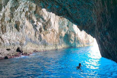 Zakynthos: Shipwreck Beach Tour, 3 Swim Stops & Transfer