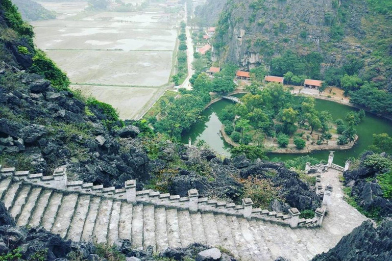 De Hanoi: excursion d'une journée à la pagode Bai Dinh, à Trang An et à la grotte de Mua