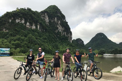 De Hanoi: excursion d'une journée à la pagode Bai Dinh, à Trang An et à la grotte de Mua