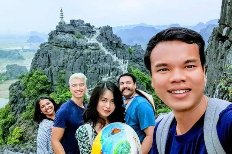 De Hanoi: excursion d'une journée à la pagode Bai Dinh, à Trang An et à la grotte de Mua