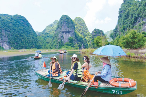 De Hanoi: excursion d'une journée à la pagode Bai Dinh, à Trang An et à la grotte de Mua