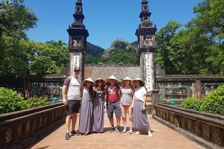 De Hanoi: excursion d'une journée à la pagode Bai Dinh, à Trang An et à la grotte de Mua