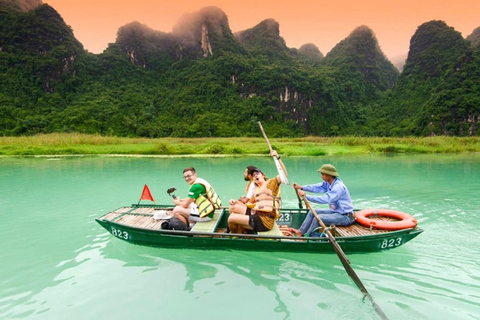 De Hanoi: excursion d'une journée à la pagode Bai Dinh, à Trang An et à la grotte de Mua