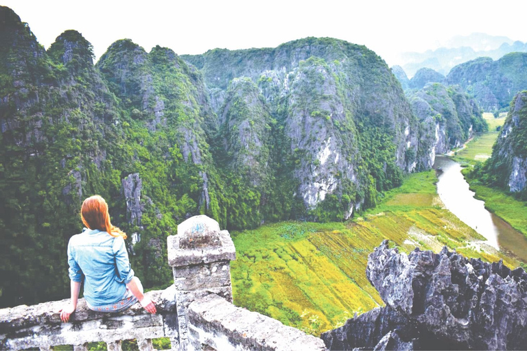 De Hanoi: excursion d'une journée à la pagode Bai Dinh, à Trang An et à la grotte de Mua