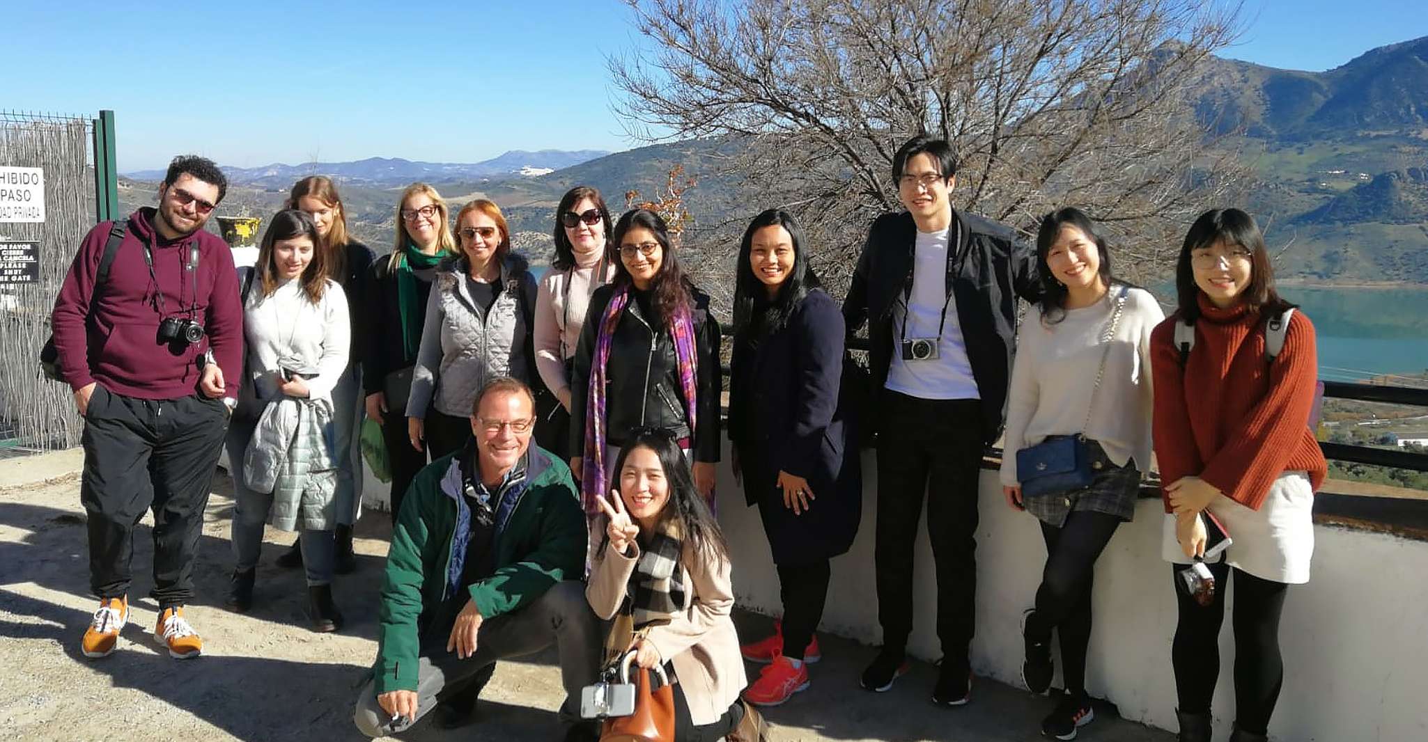 Desde Sevilla, Pueblos Blancos y Ronda Tour - Hizvo