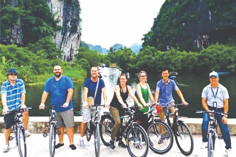 Hanoi: 5-tägige Reise mit Halong-Bucht-Kreuzfahrt und Hanoi-Stadtrundfahrt