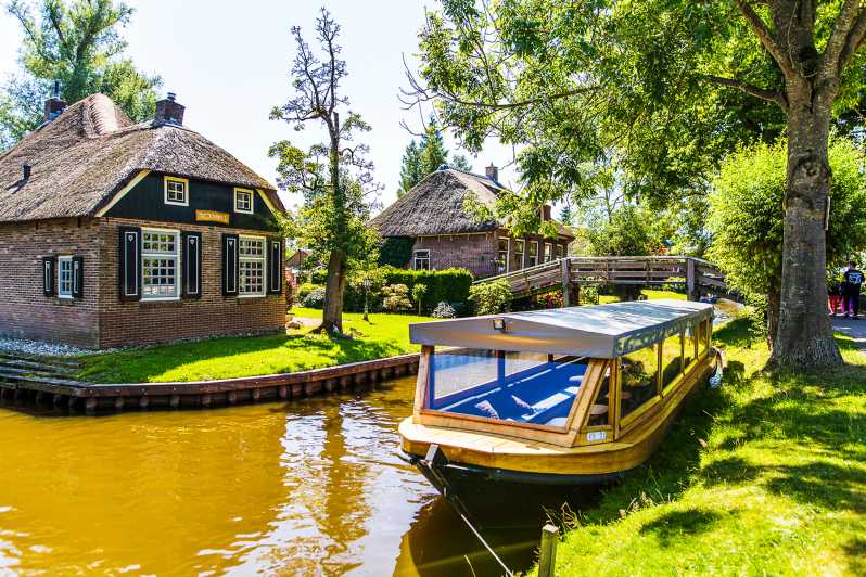Amsterdam: Giethoorn & Enclosing Dike Day Trip w/ Boat Tour | GetYourGuide