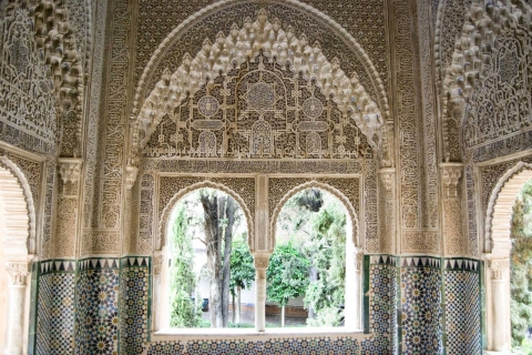 From Malaga: Granada Full-Day Trip with Alhambra