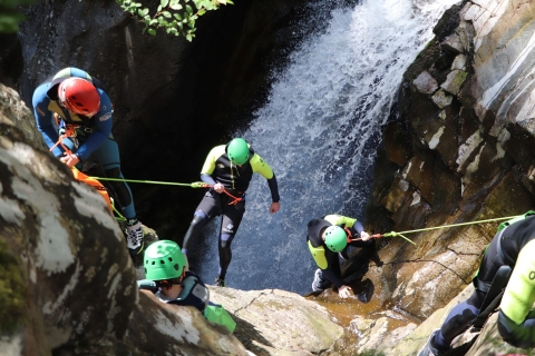 Pitlochry : canyoning avancé dans les chutes supérieures de Bruar