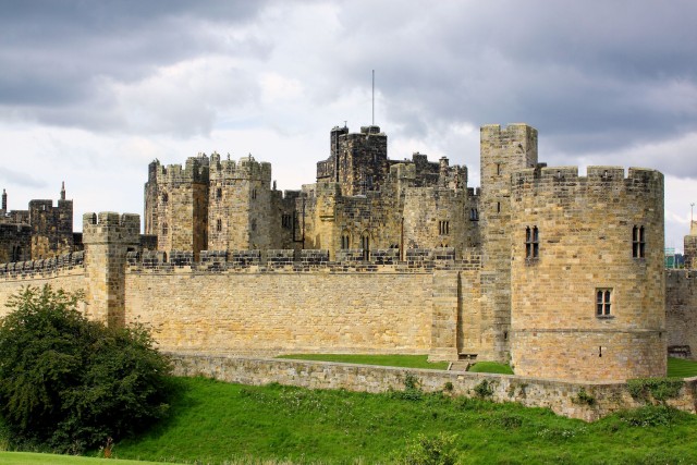 Visit Newcastle Alnwick and Warkworth Castle Guided Tour in Newcastle upon Tyne, Tyne and Wear, England