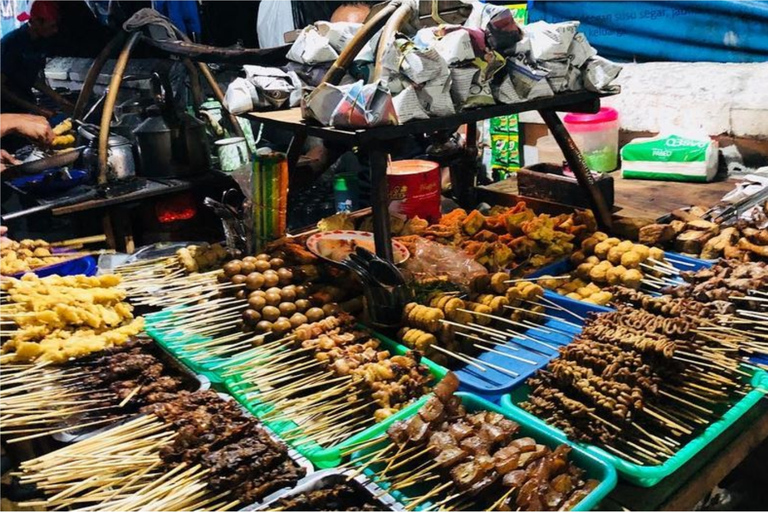 Yogyakarta: passeio noturno e degustação de comida de rua