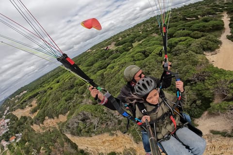 From Lisbon: Paragliding Flight with Transfers