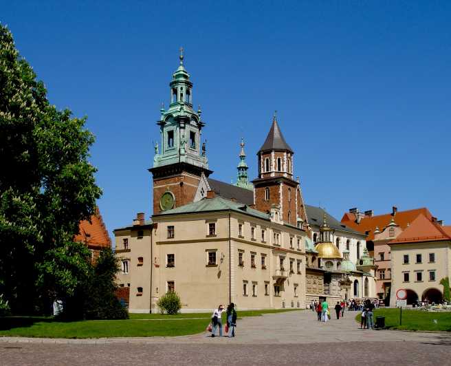 Krakova: Wawel Hillin opastettu kierros ja sisäänpääsy Wawelin katedraaliin  | GetYourGuide