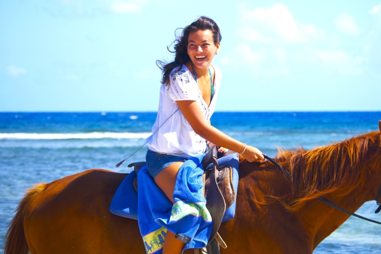 Montego Bay: Irie Blue Hole, paseo a caballo y tour de natación