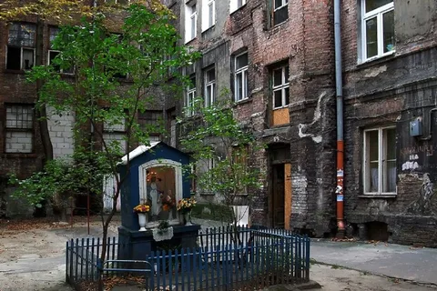 Warszawa: Wycieczka po Pradze z Muzeum Wódki i degustacją