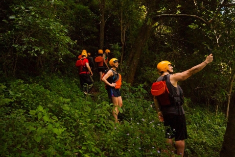 Iguazu: begeleide wandeling en kajak- of SUP-riviertour met transferPrivétour met transfer van Foz do Iguaçu