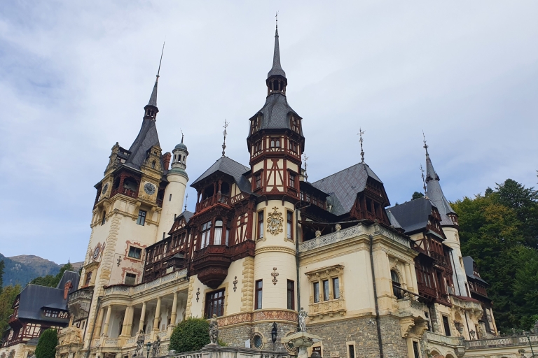 Boekarest: Peleș & Bran Castles & Brasov City Private Trip