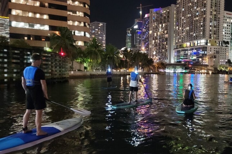 Miami: City Night Lights Paddleboard lub wycieczka kajakiem