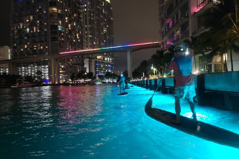 Miami: City Night Lights Paddleboard lub wycieczka kajakiem