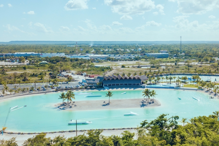 Punta Cana: bilet do parku wodnego Caribbean Lake z transferamiCaribbean Lake Park: karnet półdniowy