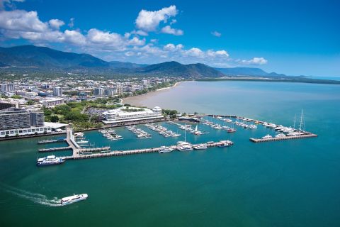 Cairns: Hop-On-Hop Off Wine, Beer, and Drinks Tour