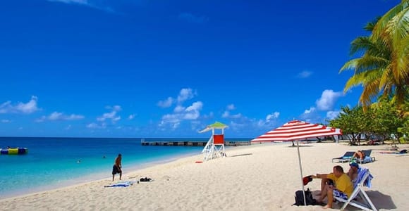 Montego Bay: Doctor&#39;s Cave Beach Day Trip