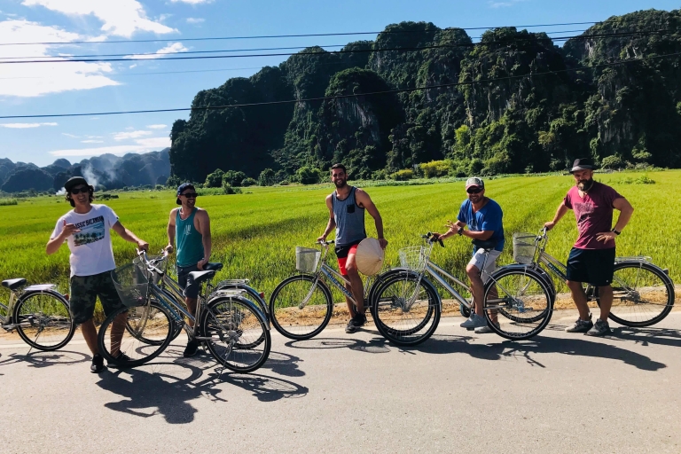 Hanoi: Ganztägige geführte Tour durch Hoa Lu, Tam Coc und die Mua-HöhleHoa Lu - Tam Coc - Mua Höhle, Bus, Mittagessen, Radfahren, Reiseführer
