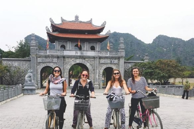 Från Hanoi: Trang An Scenic Landscape &amp; Bai Dinh Pagoda Trip