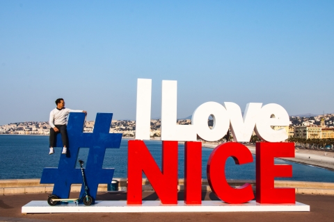 Nizza: Elektroroller mietenTagesmiete Escooter