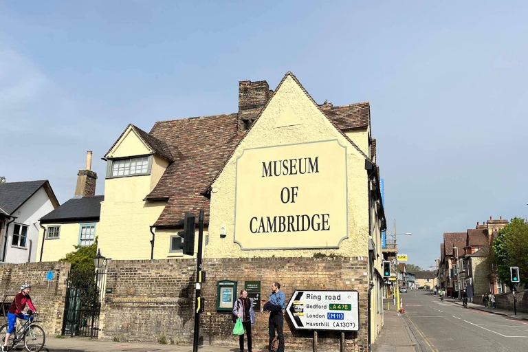Cambridge: Self-Guided Colleges Walking Tour and Sightseeing