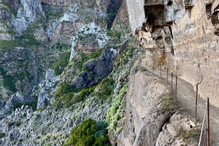 Funchal/Caniço: Pico Do Arieiro & Pico Ruivo Hike Transfers