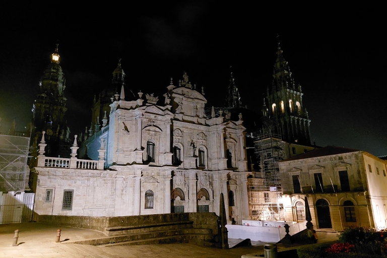 Santiago de Compostela: Land van legendes & Meigas Nacht TourSantiago de Compostela: Land of Legends & Meigas Night Tour