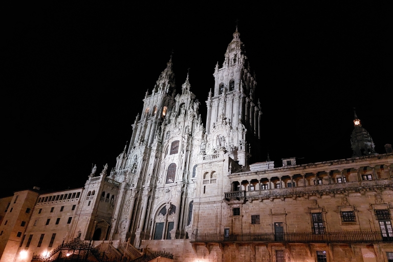 Santiago de Compostela: Kraina legend i nocna wycieczka do MeigasSantiago de Compostela: Kraina legend i nocna wycieczka po Meigas