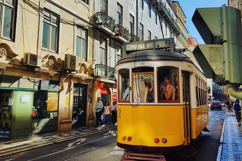 Lisbona: Tour della città personalizzabileTour di 6 ore in tedesco