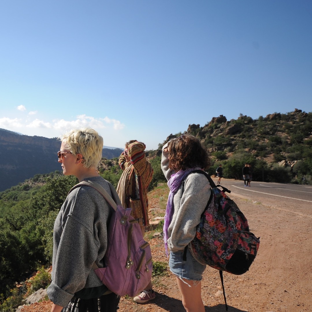 Au départ de Marrakech : Excursion privée d'une journée dans les montagnes de l'Atlas avec déjeuner - trekking