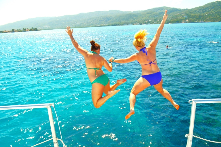 Rejs katamaranem Montego Bay i wycieczka snorkelingowaWycieczka z Falmouth Hotels: Rejs katamaranem Montego Bay