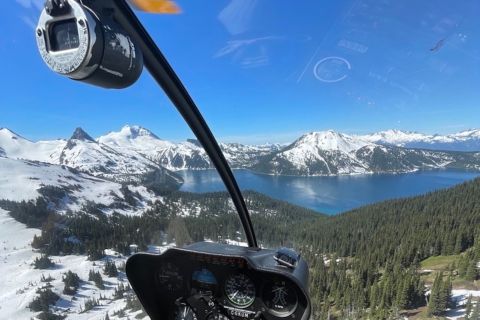 Whistler: The Sea to Sky Helicopter Tour en Glacier Landing